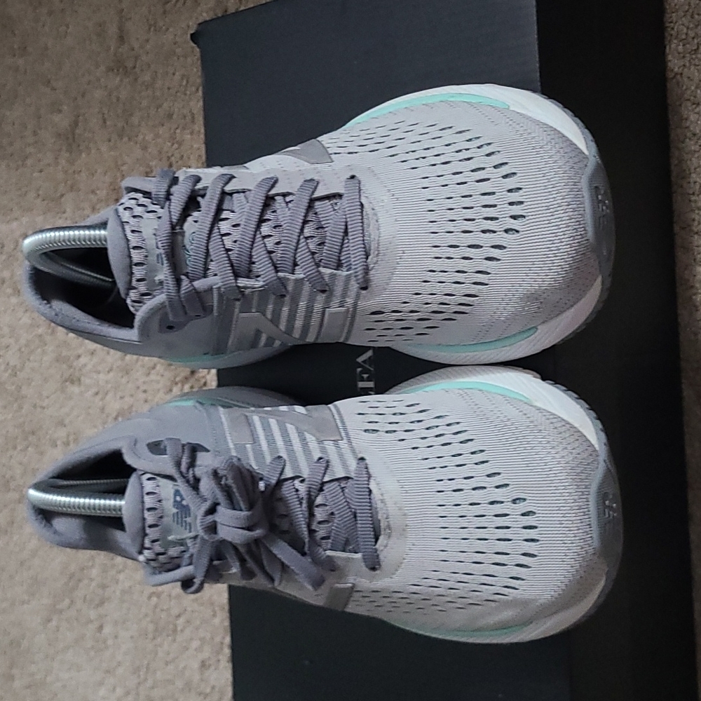 Women's New Balance 860 v10 size 10.5